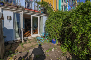 Photo 16- click for photo gallery